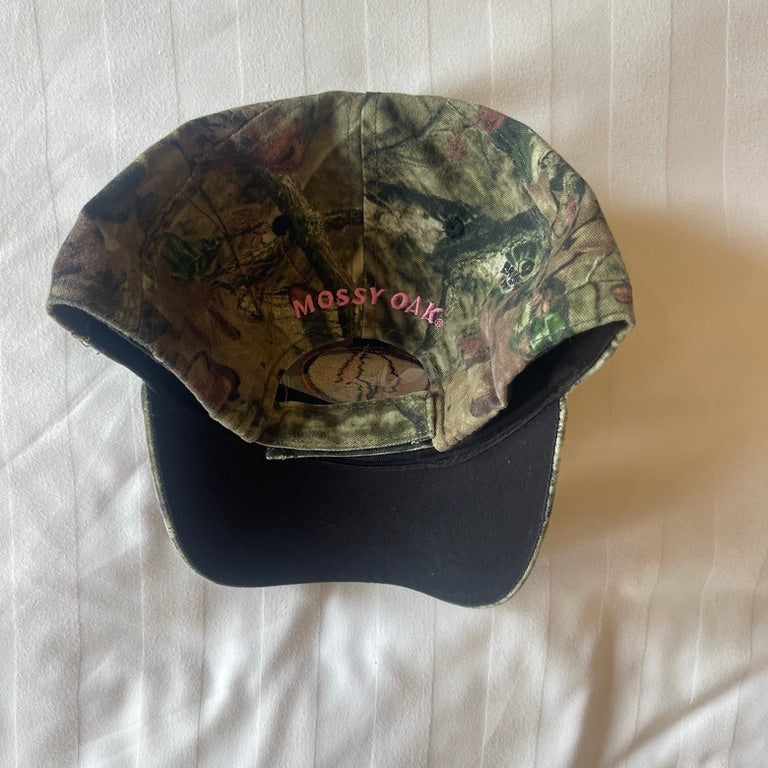 MOSSY OAK Camo Cap w/ Pink trim