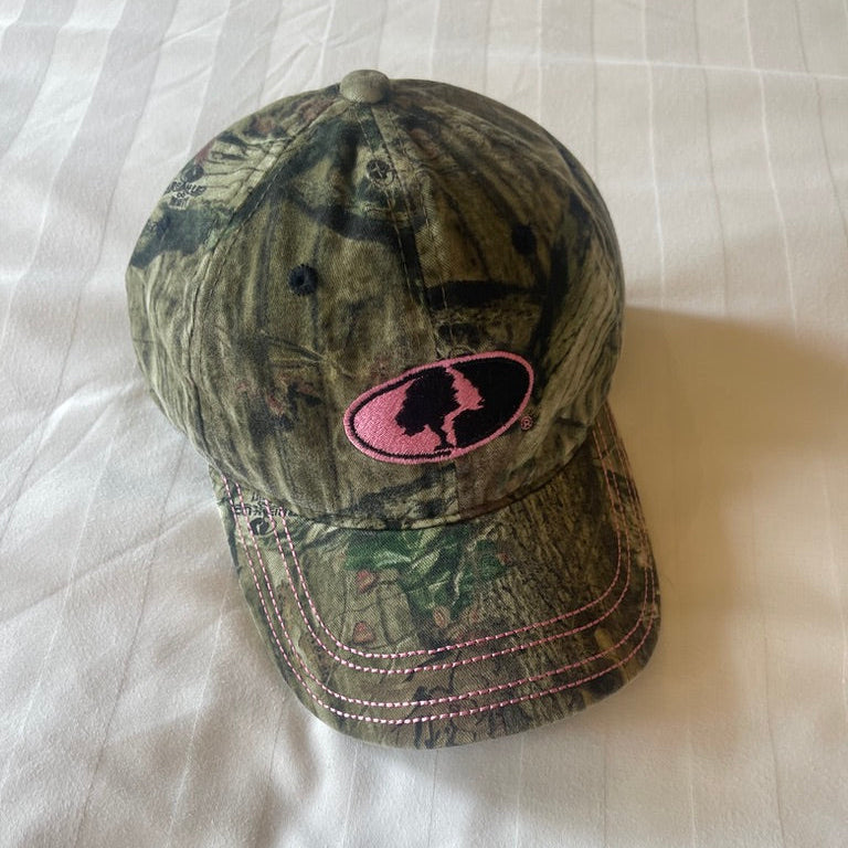 MOSSY OAK Camo Cap w/ Pink trim